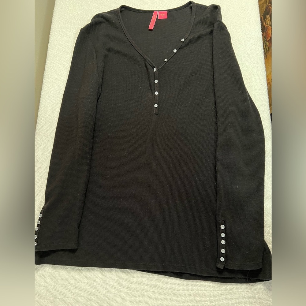 Charlotte Women Black Top Size 1XL Thermal Waffle Knit Clear Buttons